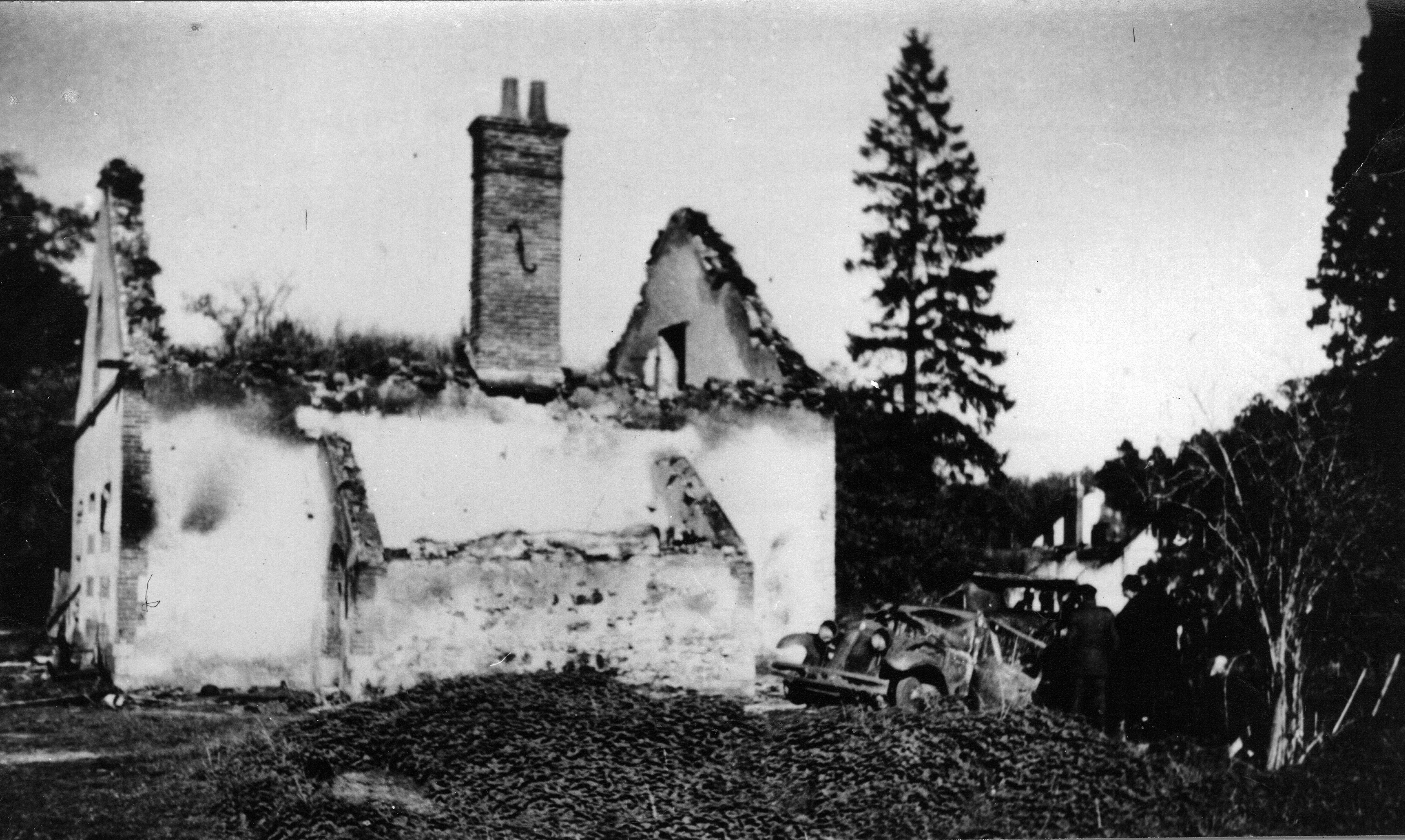 Maison incendiée par les Allemands à Lorris