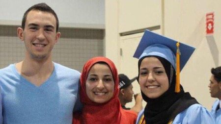 Les victimes de Chapel Hill: Deah Shaddy Barakat 23 ans son épouse Yusor Abu-Salha 21 ans Razan Abu-Salha 19 ans